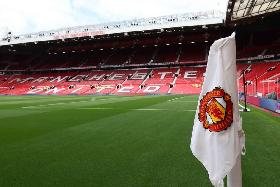 Manchester United losses increase despite record jump in club revenue