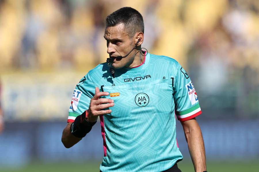 Árbitro italiano Maurizio Mariani Árbitro italiano Maurizio Mariani