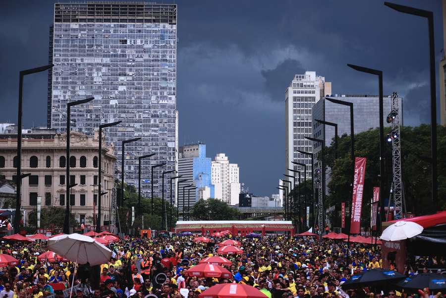 No centro de São Paulo, Vale do Anhangabau lotado na Copa de 2022 No centro de São Paulo, Vale do Anhangabau lotado na Copa de 2022
