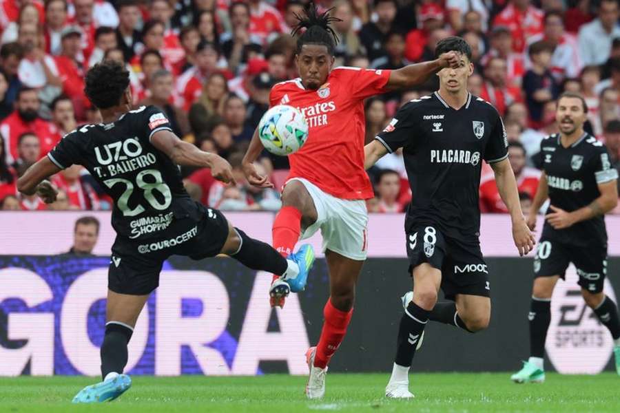 Thiago Balieiro tenta desarmar Leandro Barreiro Thiago Balieiro tenta desarmar Leandro Barreiro