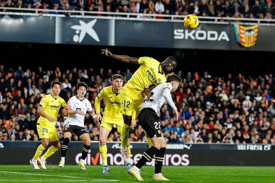 Ex-Villarreal defender Bailly in Oviedo to close deal