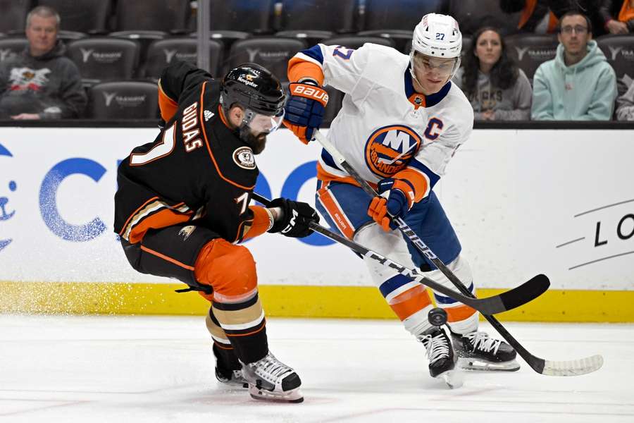 Gudas si proti NY Islanders připsal asistenci, byl to jeho 16. bod v sezoně.