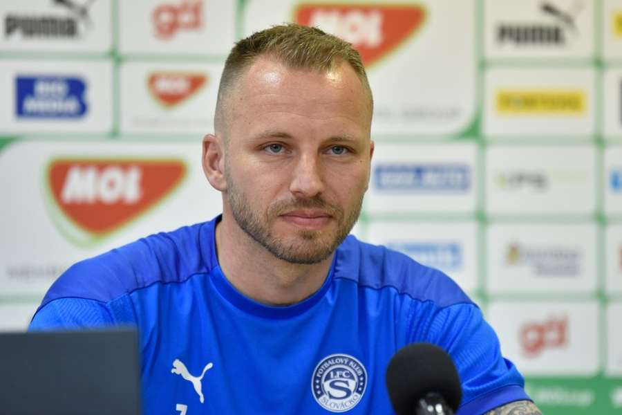 Vedeme v poločase 3:0, ale nebudeme hrát zanďoura, říká Kadlec před odvetou