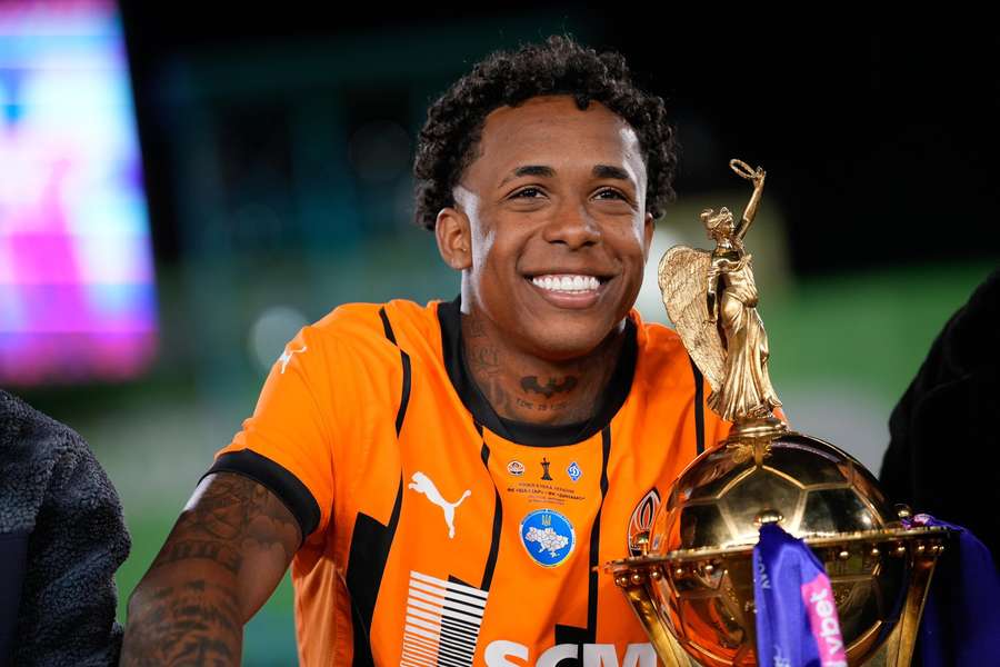 Napoli, líder do campeonato italiano, quer o brasileiro Kevin