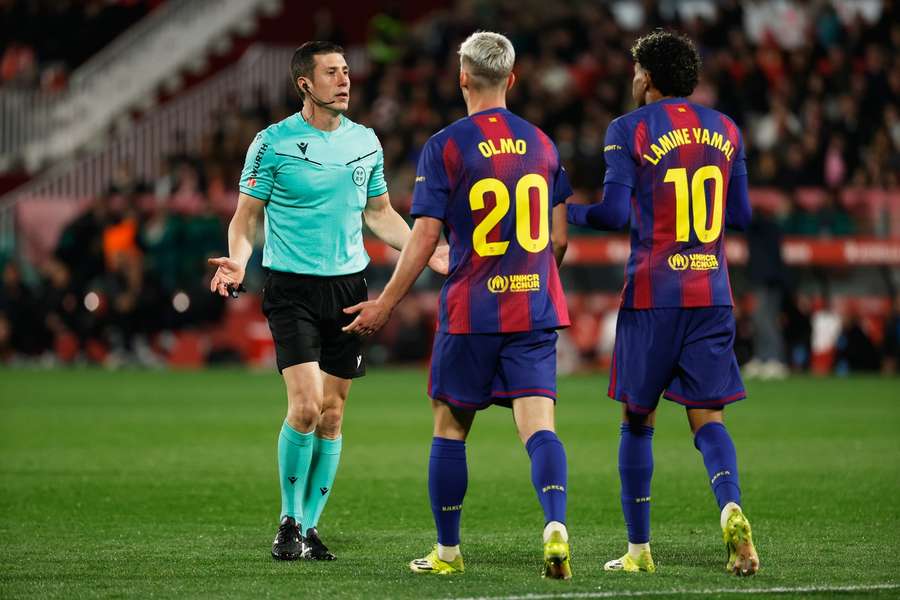 Barcelona scheitert am Ende an sich selbst in Girona. Barcelona scheitert am Ende an sich selbst in Girona.