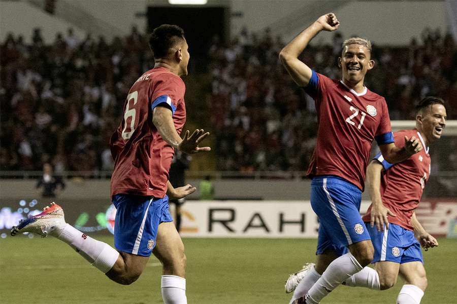 Costa Rica prepara Mundial-2022 com vitória sobre a Nigéria de José Peseiro (2-0)
