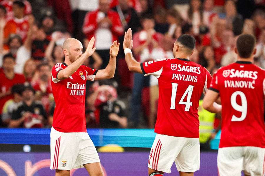 Aursnes celebra com Pavlidis