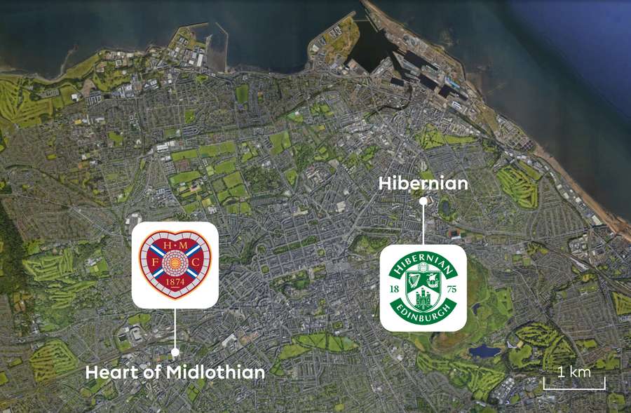 Le stade d'Easter Road, siège d'Hibernian, peut accueillir 20 421 spectateurs. La capacité du Tynecastle Park, où évolue Heart of Midlothian, est de 19 852 spectateurs.