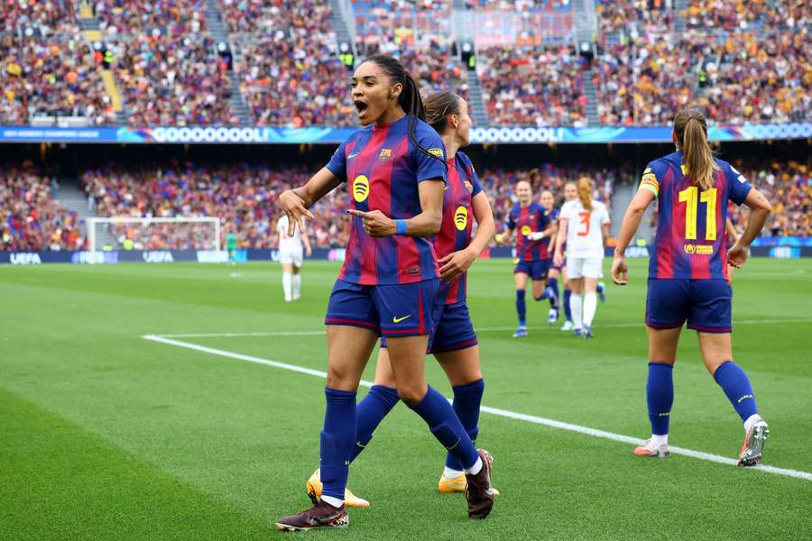 Salma celebra el primer gol del Barcelona