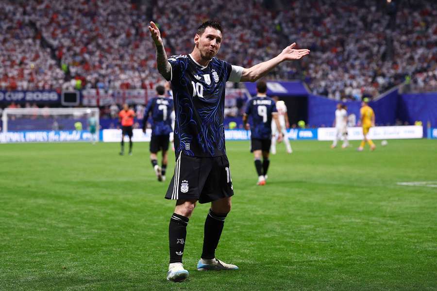 Gols da Argentina saíram dos pés de Messi Gols da Argentina saíram dos pés de Messi