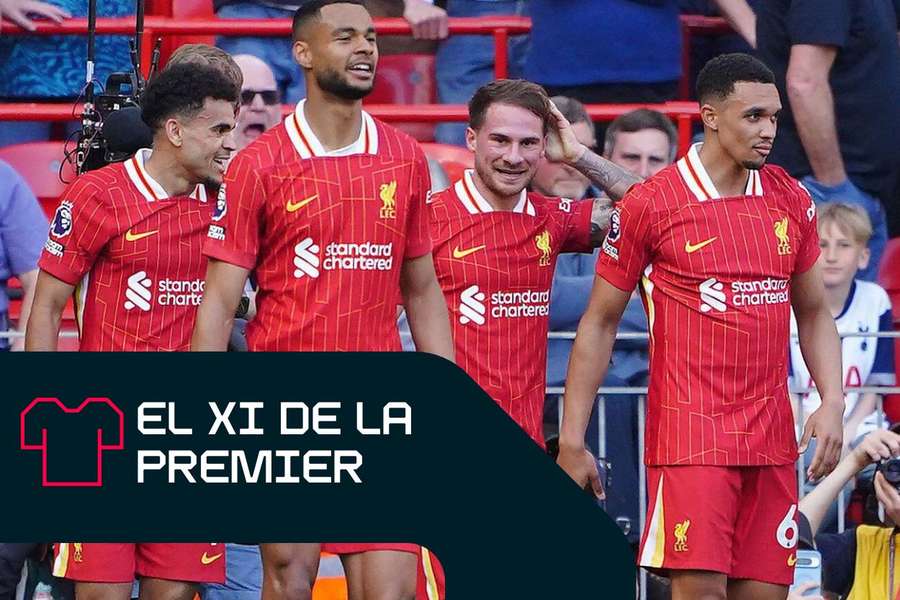 Los jugadores del Liverpool celebran una tarde histórica en Anfield.