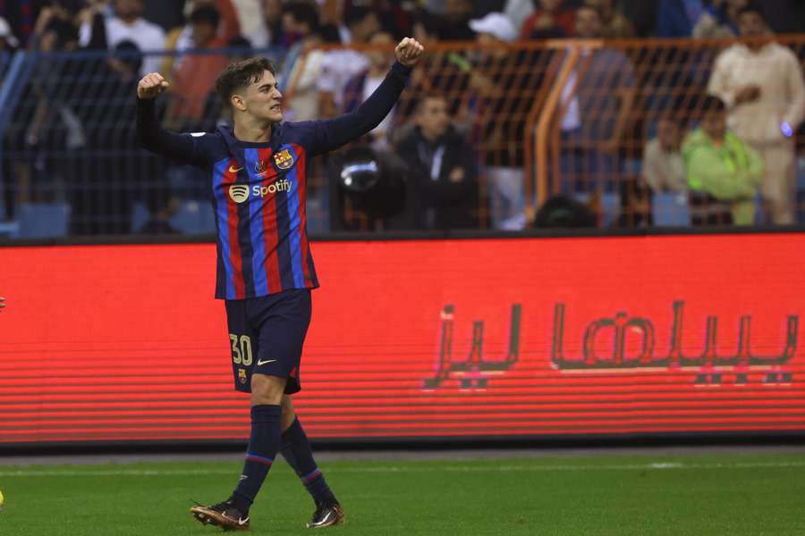 Gavi celebra el primer gol del Barcelona