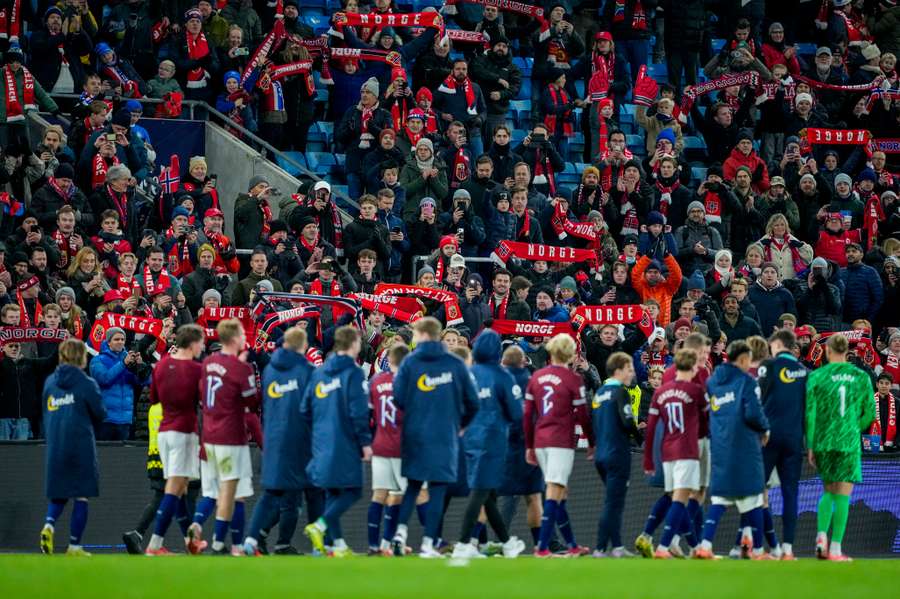 Torcida da Noruega na goleada sobre a Estônia, pelas Eliminatórias da Copa Torcida da Noruega na goleada sobre a Estônia, pelas Eliminatórias da Copa