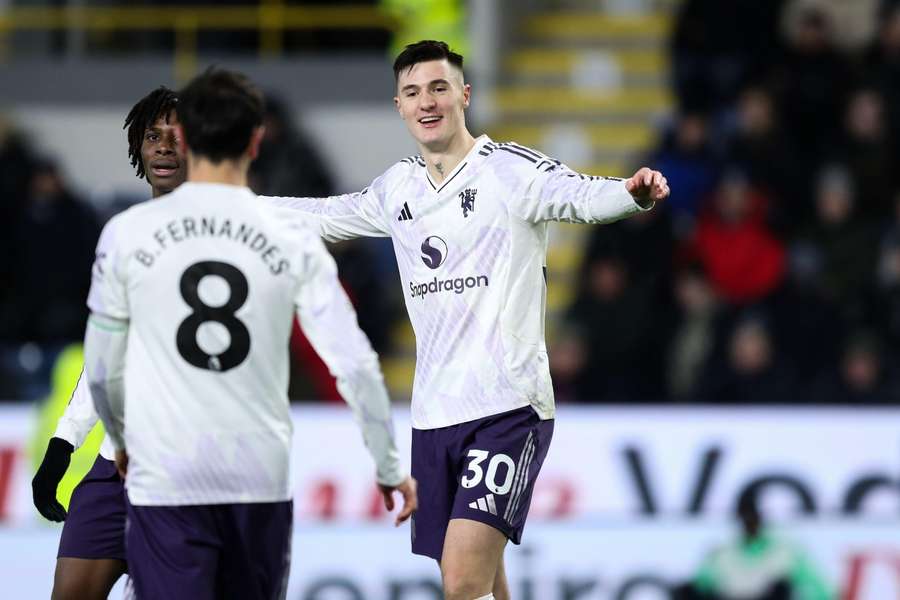 Sesko celebra golo no Manchester United