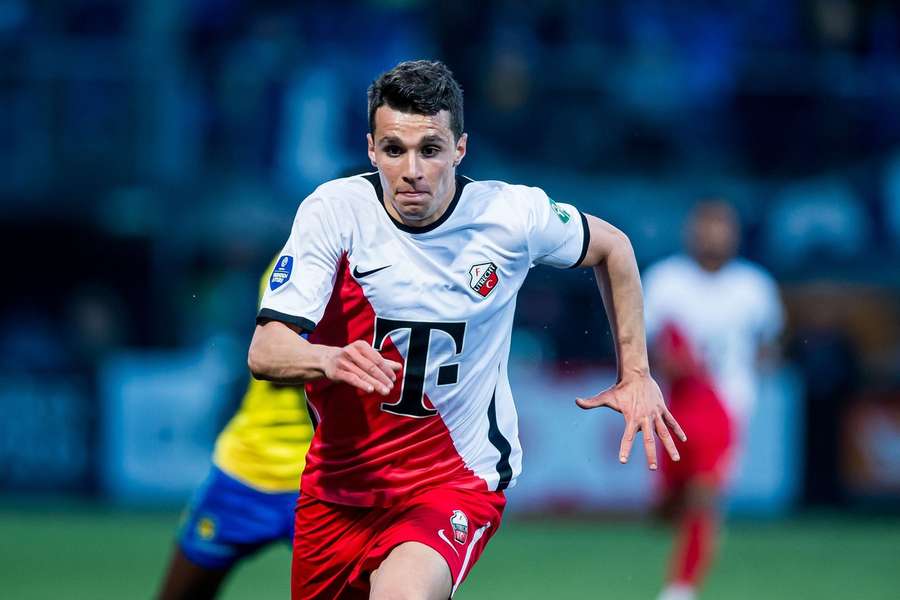 Anastasios Douvikas in het shirt van FC Utrecht