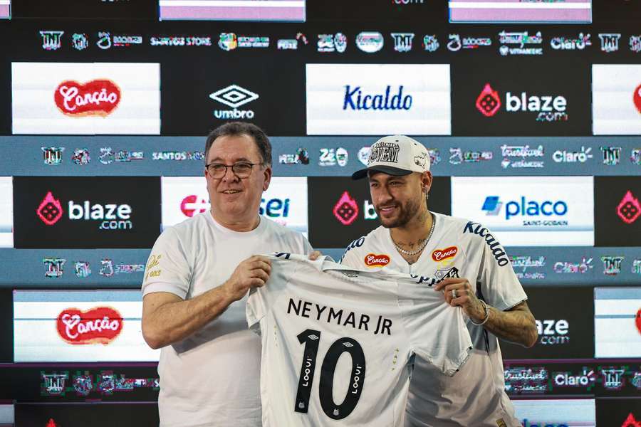 Neymar é o novo camisola 10 do Santos Neymar é o novo camisola 10 do Santos
