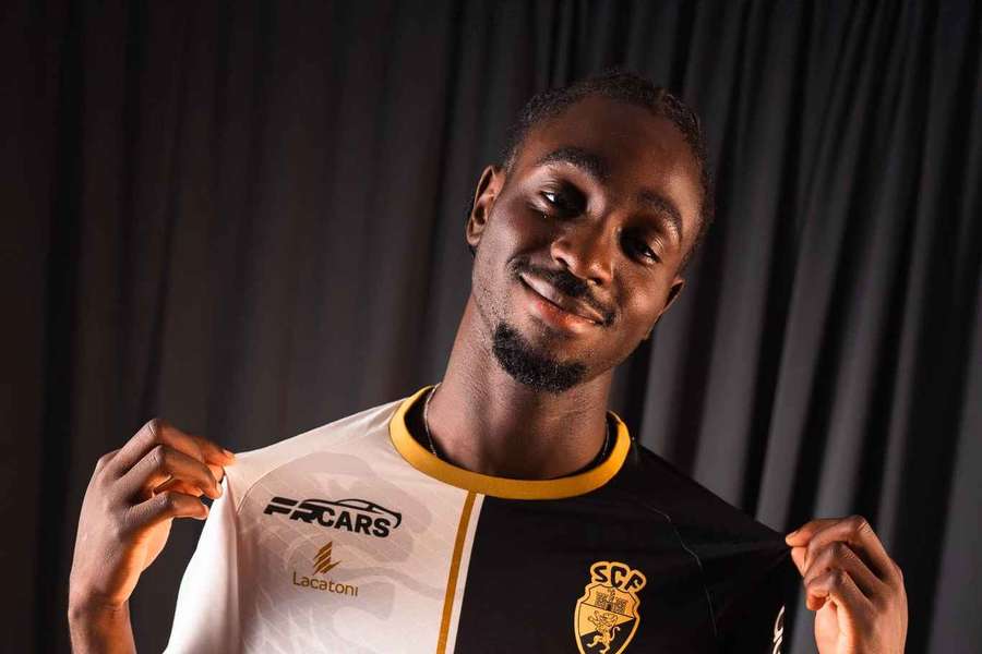 Joseph Nduquidi é o quinto reforço do Farense tendo em vista a época 2026/27 Joseph Nduquidi é o quinto reforço do Farense tendo em vista a época 2026/27