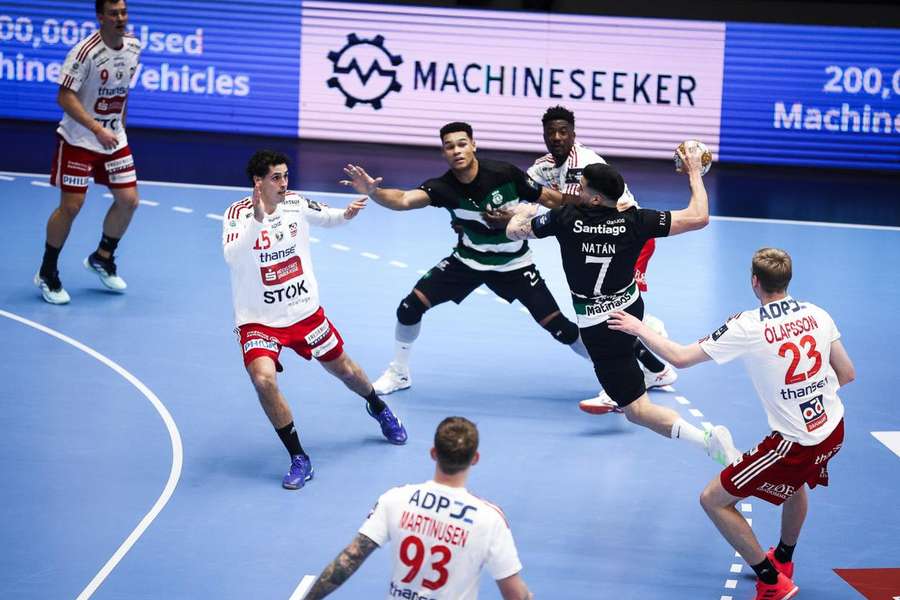 Sporting defronta o Aalborg na Dinamarca