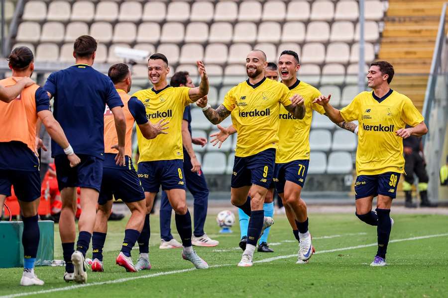 La gioia del Modena dopo un gol