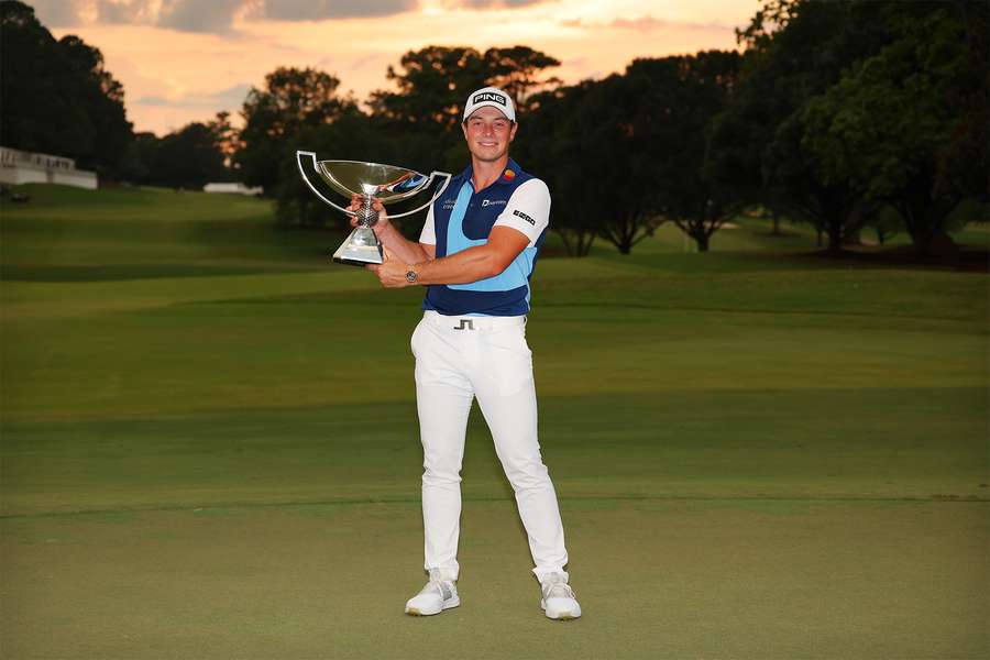 Viktor Hovland bejubelt sein PGA-Triumph.