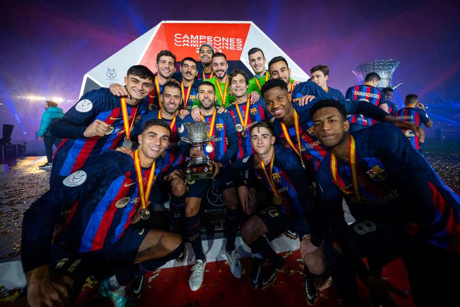 Katalánci so svojím najnovším prírastkom, ktorý získali po víťazstve v saudskoarabskom El Clásicu. 