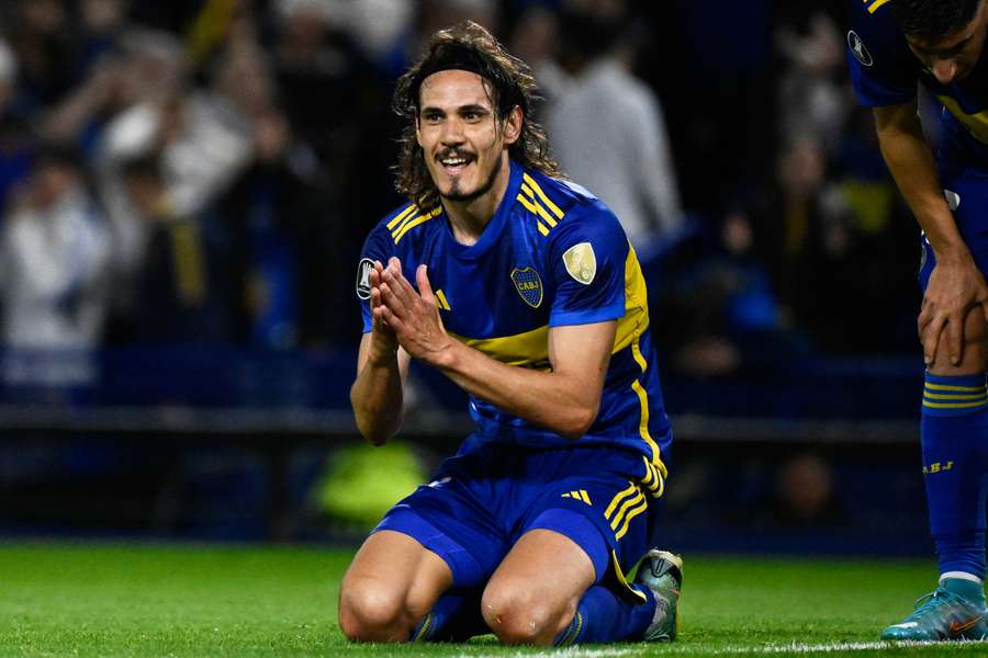 Boca Juniors forward Edison Cavani reacts after missing a chance against Palmeiras