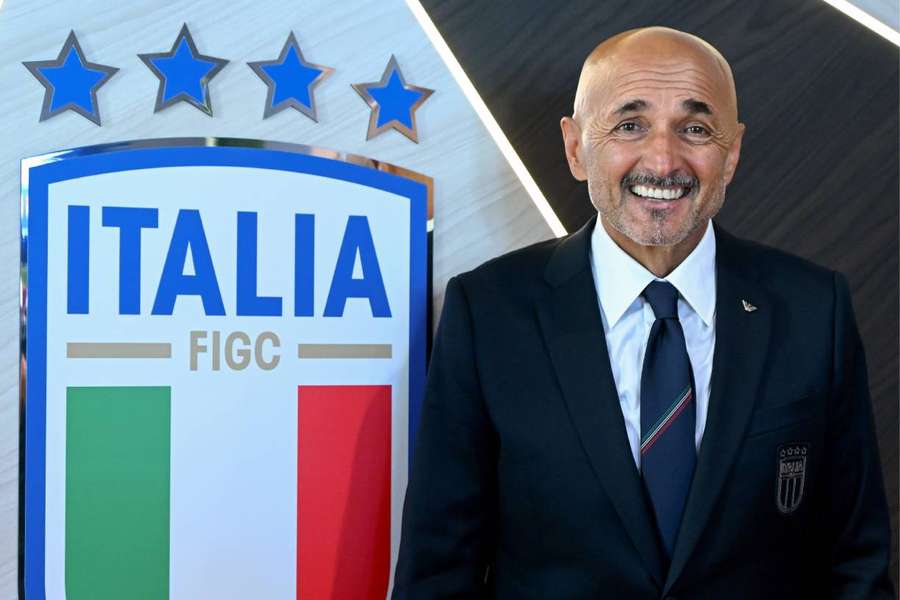 Luciano Spalletti substituiu Roberto Mancini no comando da seleção italiana