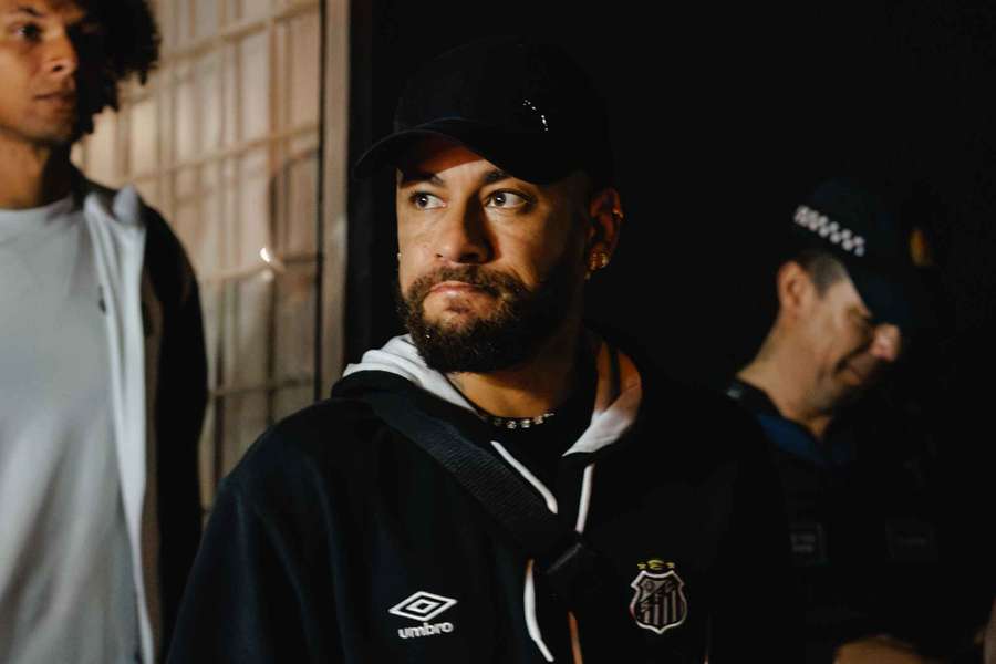 Neymar był głównym bohaterem zamieszania po meczu w Belém Neymar był głównym bohaterem zamieszania po meczu w Belém