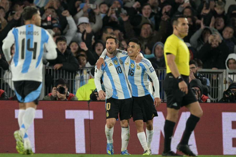 Thiago Almada se lesionó con Argentina
