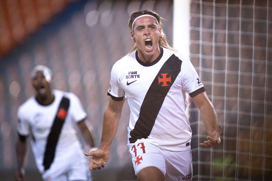 Vasco busca deixar o Z4 Vasco busca deixar o Z4