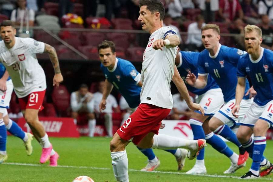 Lewandowski inaugurou o marcador de penálti