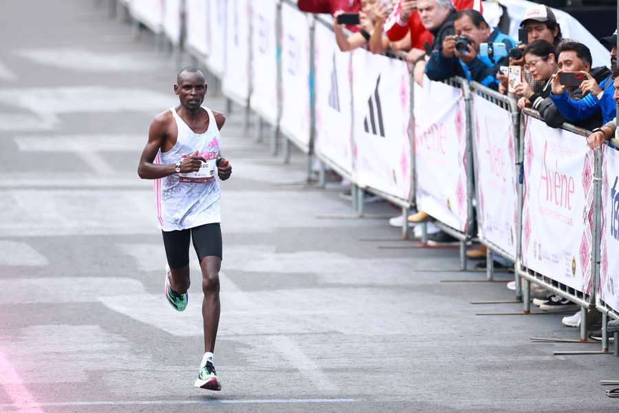 Kiptoo, vencedor por segunda vez del maratón de México