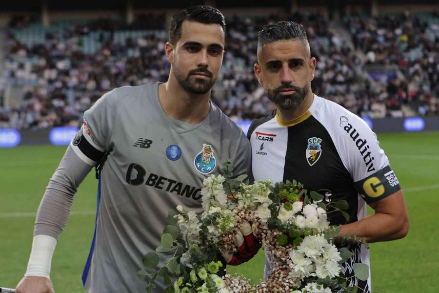 Marco Matias entregou coroa de flores a Diogo Costa