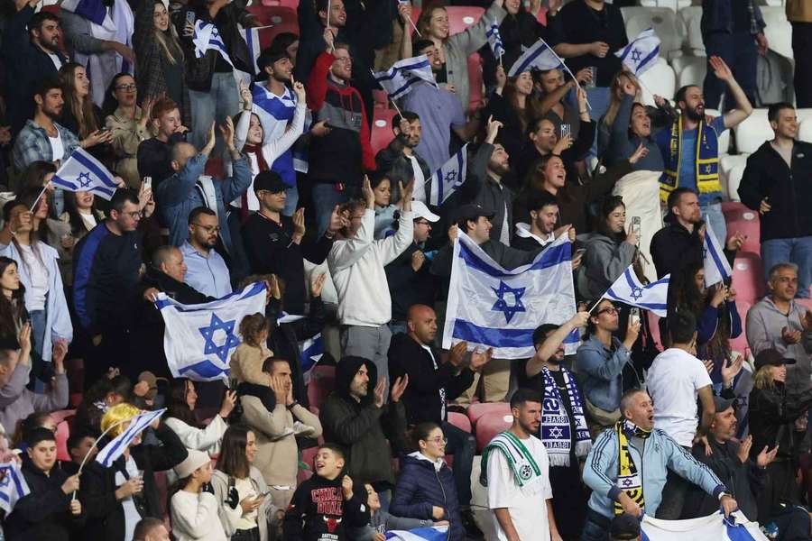 Gedenken an Terrorangriff: Israels Fußballer tragen Armbinden