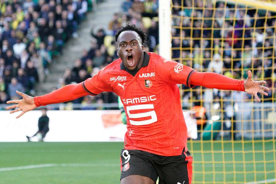 Kalimuendo fez o primeiro golo da partida para o Rennes