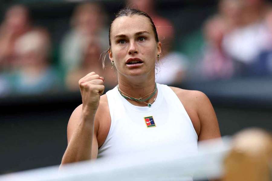 Sabalenka w geście triumfu podczas meczu z Bouzkovą