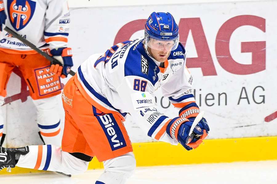 Joachim Blichfeld scored a hat-trick in Tappara's 8-1 win