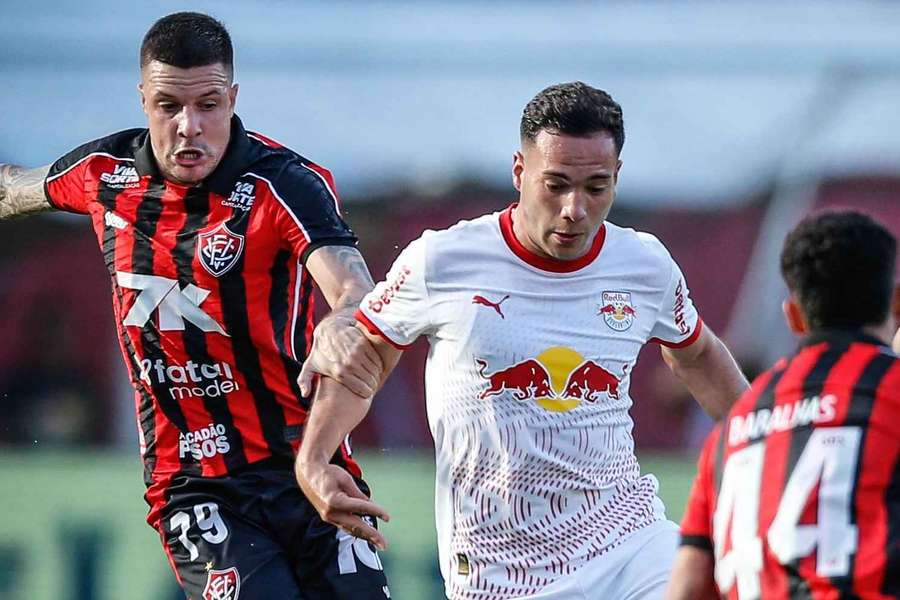 Vitória venceu Bragantino por 1 a 0 no primeiro turno Vitória venceu Bragantino por 1 a 0 no primeiro turno