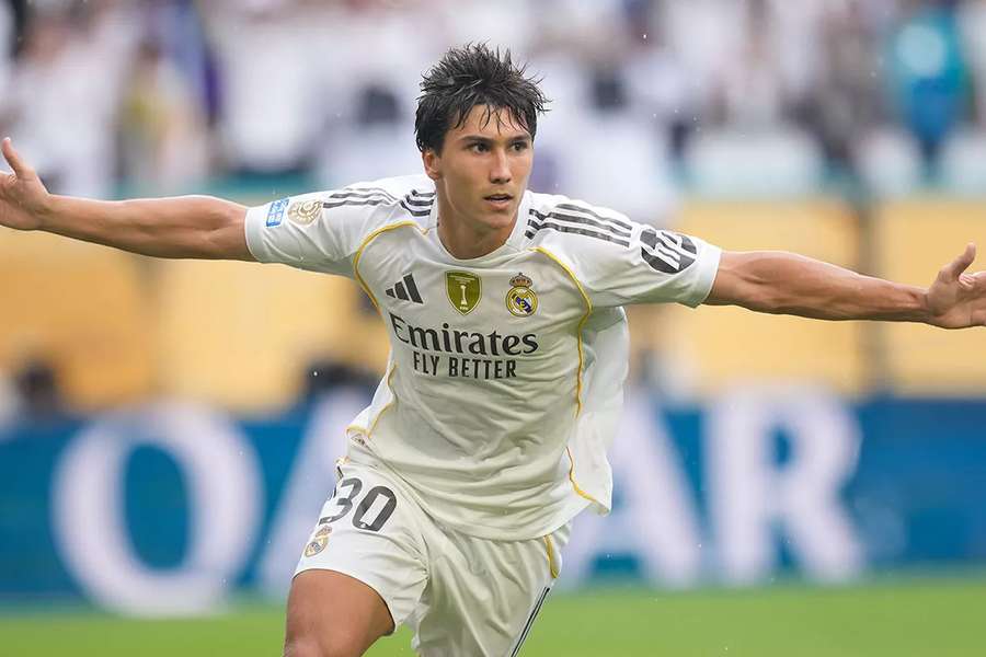 Gonzalo García renueva con el Real Madrid