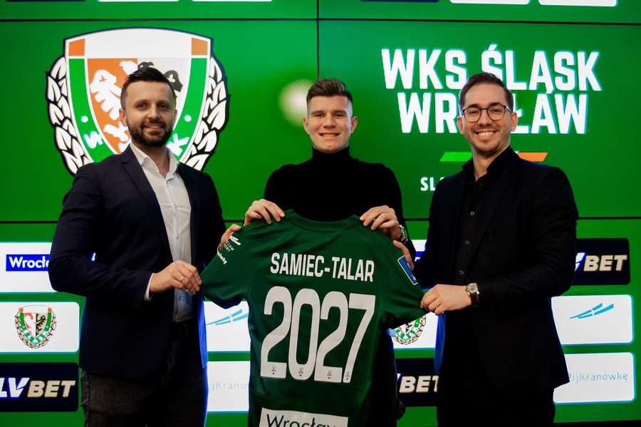 Piotr Samiec-Talar na dłużej w Śląsku Wrocław. Nowa umowa pomocnika do 2027 roku
