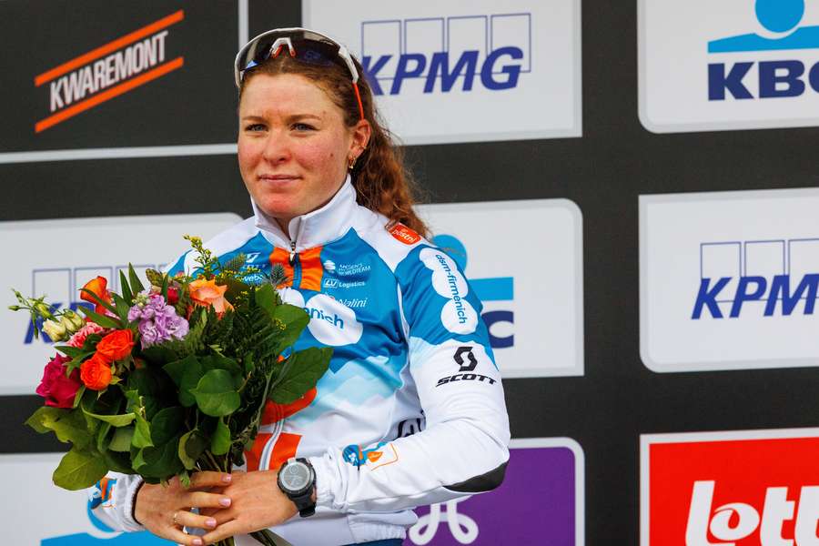 Charlotte Kool heeft de eerste etappe van de Tour de France Femmes gewonnen