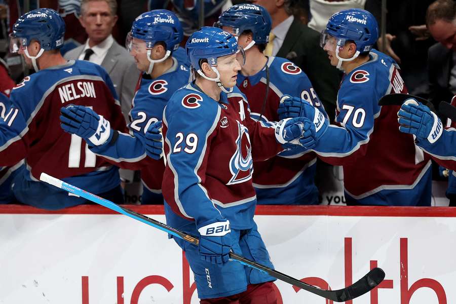 Colorado ťažilo z formy MacKinnona.