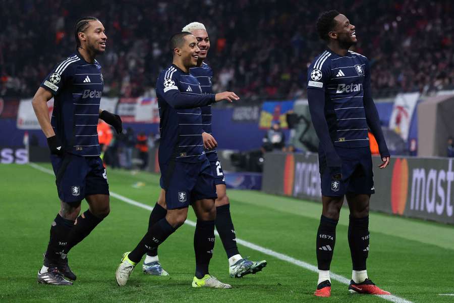 Jhon Durán, celebrando tras marcar un sensacional gol