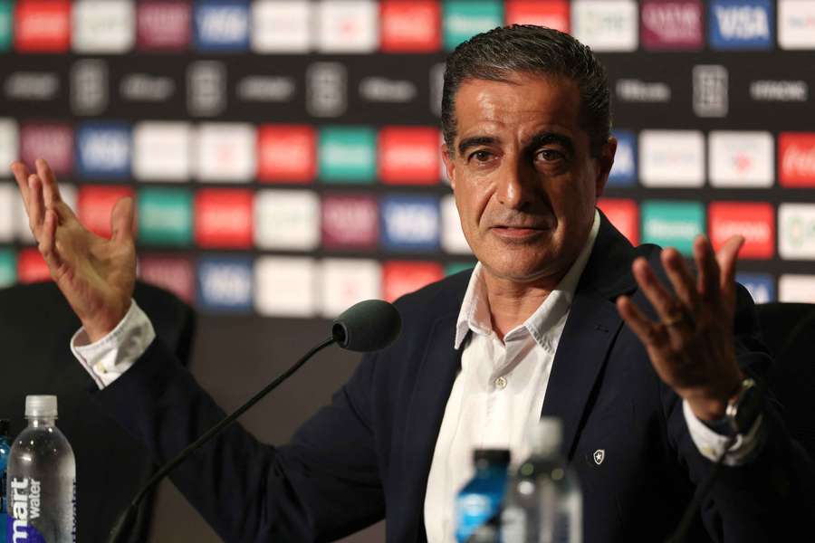 Renato Paiva em conferência de imprensa