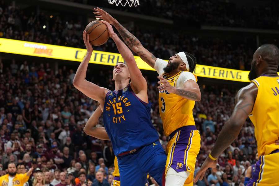 Nikola Jokič si v utkání připsal triple double.