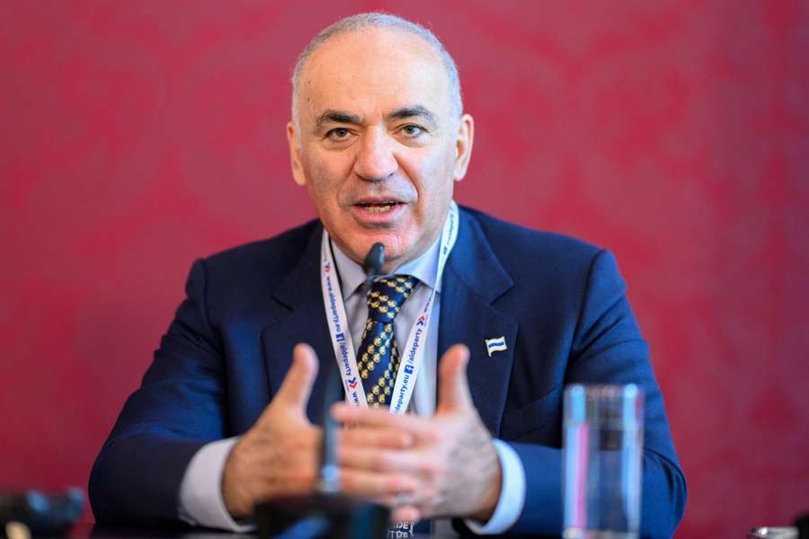 Garry Kasparov, político opositor russo no exílio e ex-campeão mundial de xadrez, foi um dos críticos Garry Kasparov, político opositor russo no exílio e ex-campeão mundial de xadrez, foi um dos críticos