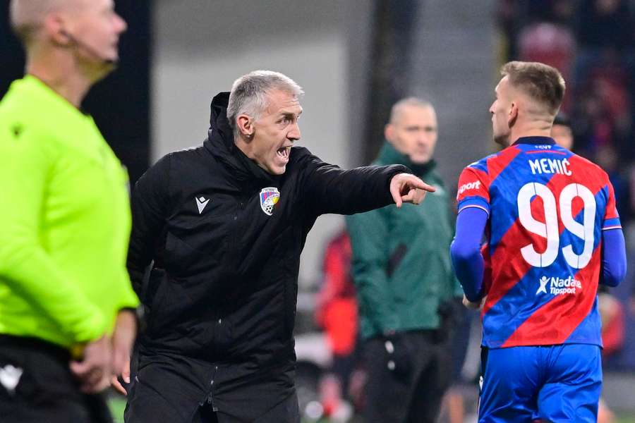 Hyský má před sebou jistě napínavý duel. Hyský má před sebou jistě napínavý duel.