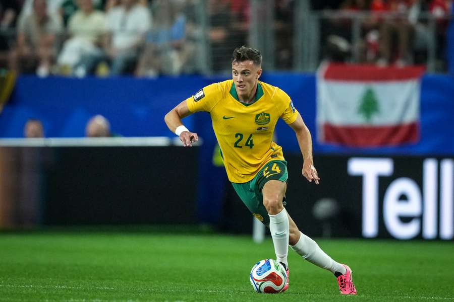 Paul Okon vai prosseguir a carreira na Bundesliga Paul Okon vai prosseguir a carreira na Bundesliga