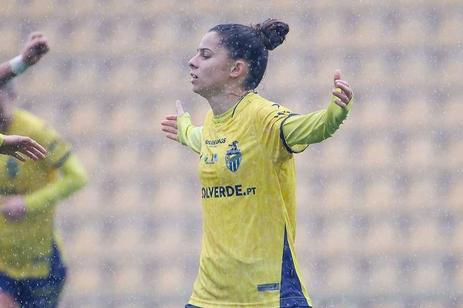 Neuza Besugo marcou um dos golos da vitória do Valadares