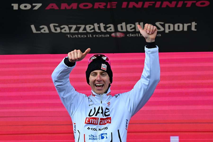 Nieuchwytny Pogacar, lider wyścigu wygrał skrócony 16. etap Giro d'Italia
